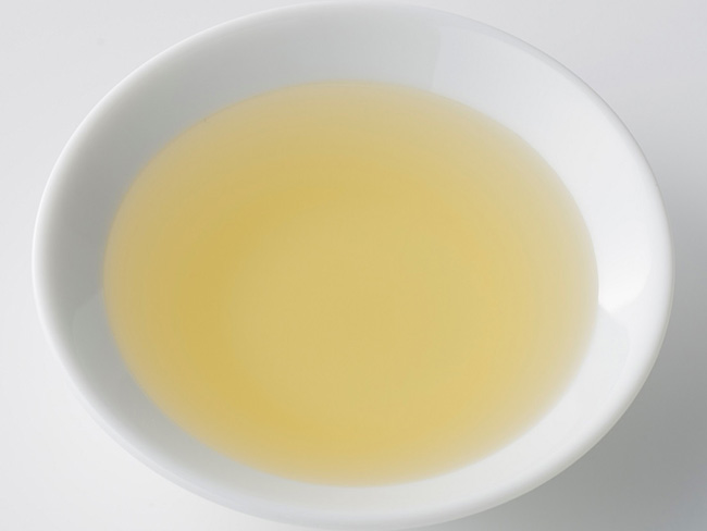 国産の米ぬかだけを使用した「こめ油」